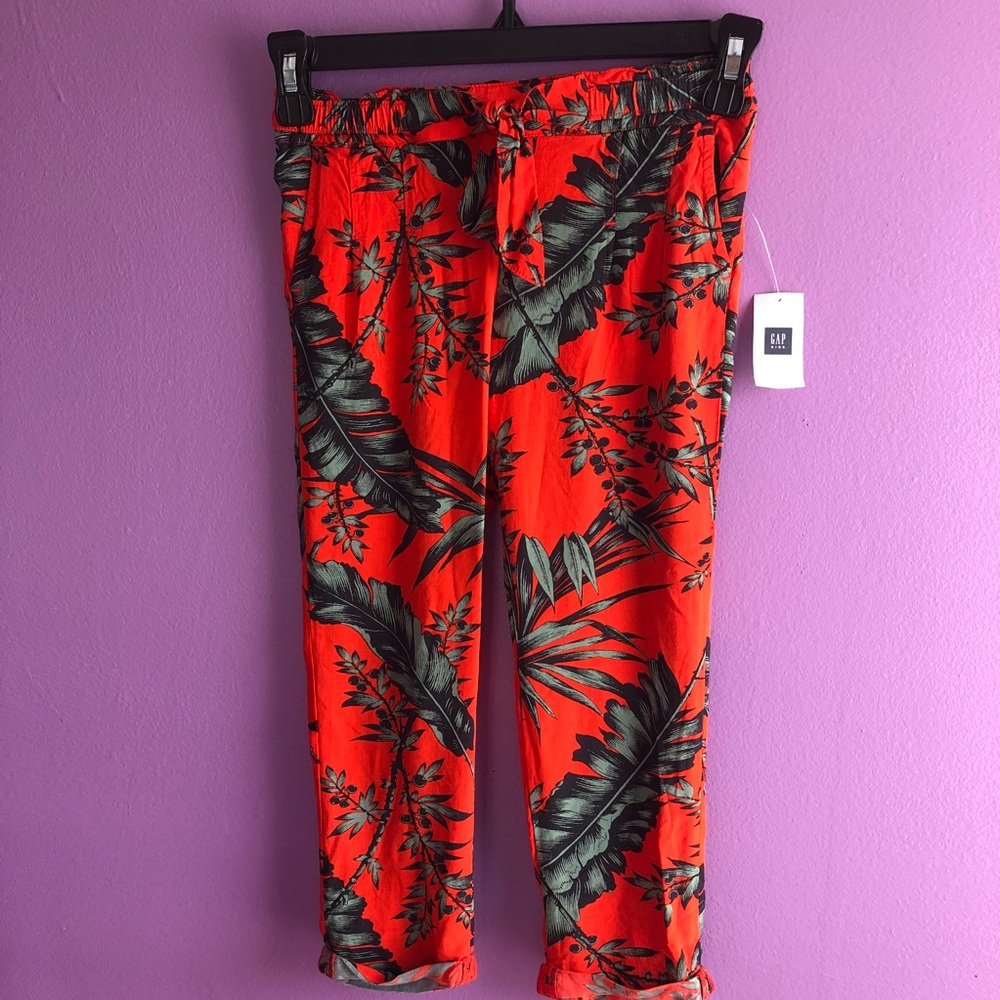 Gap size xs(4-5) NWT  bottom
